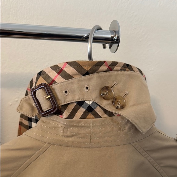 Burberry Waterloo Trench Coat - Picture 10 of 13